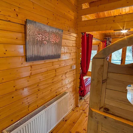 Apartament Red Robin Nest *